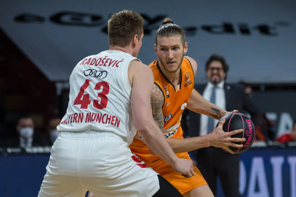 或出售年轻 或出售年轻